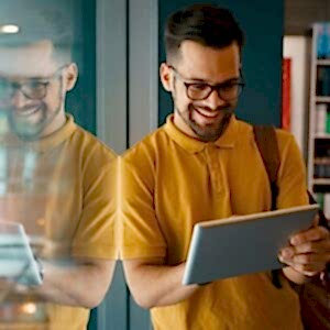 TELC sınavından sonra Almanya'da eğitim alan bir genç